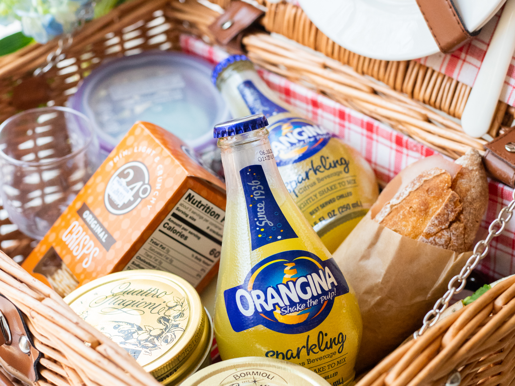 Orangina - In a Picnic Basket